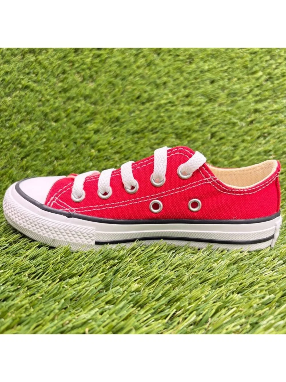 Converse Chuck Taylor All Star OX Boys Size 10.5C Red Athletic Shoes Sneakers